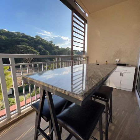 Bonel Condo At Pico De Loro Cutad Exteriör bild